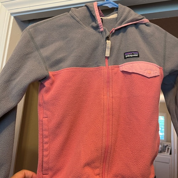 USED. Patagonia fleece with hood - Picture 1 of 3